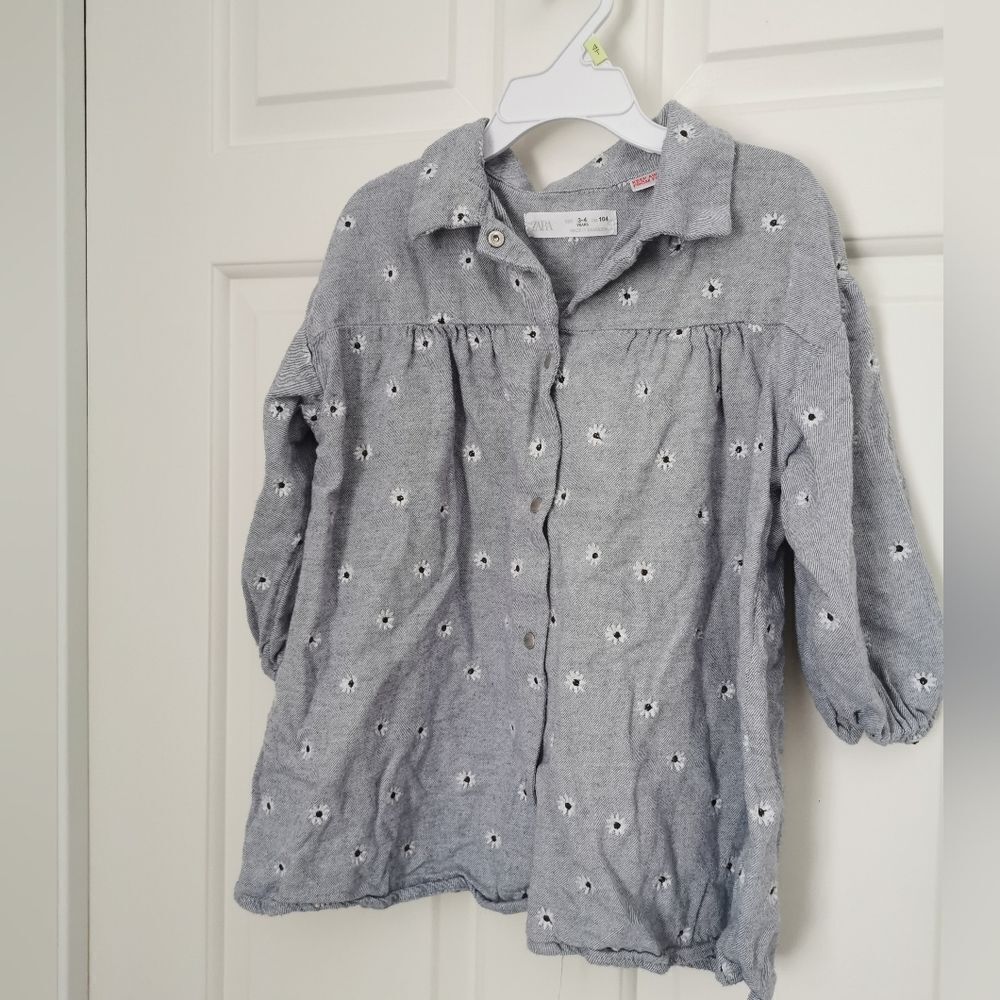 Zara denim/chambray long sleeve blouse size 3-4